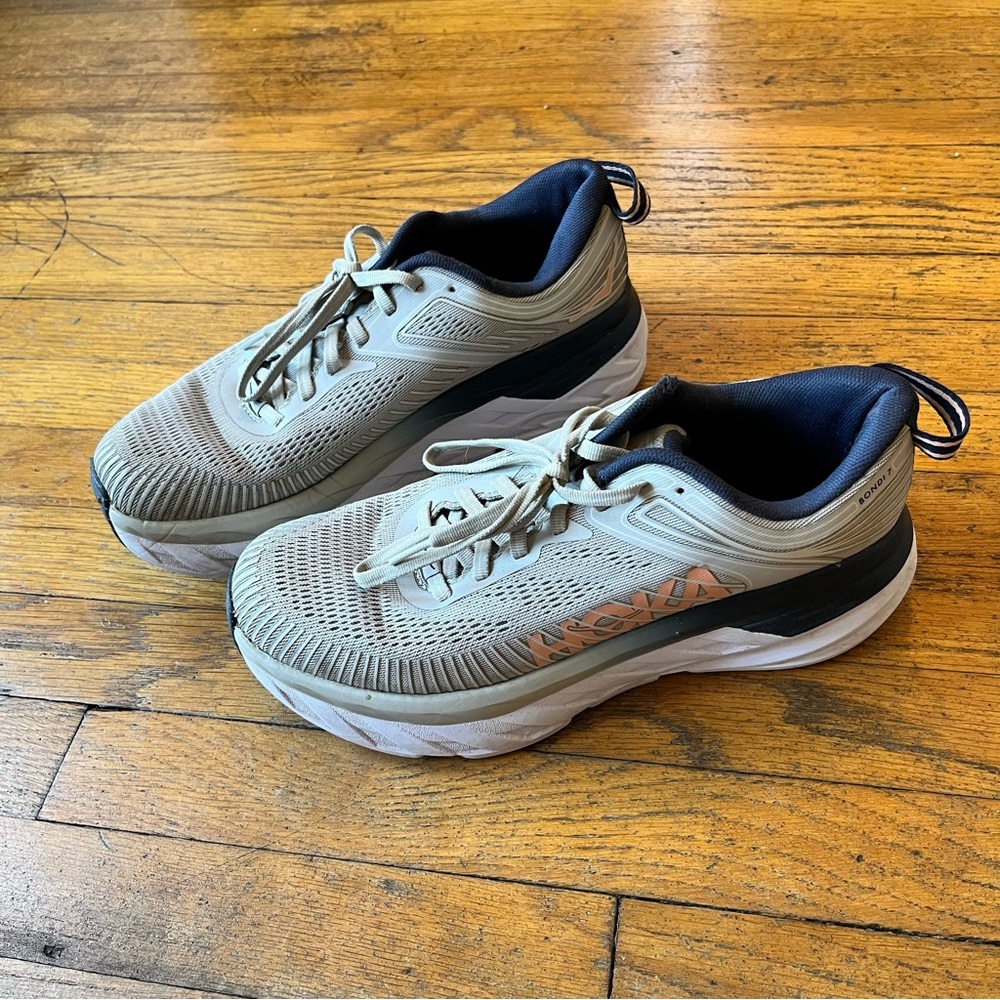HOKA Bondi 7 Women’s size 8